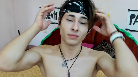 kevin_hug  22-08-2022